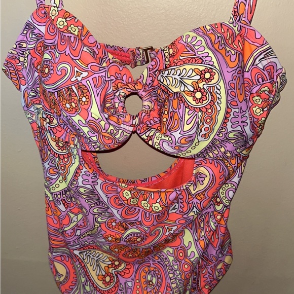 Jessica Simpson Vivid Colored One-Piece(Paisley styled) - Picture 5 of 6